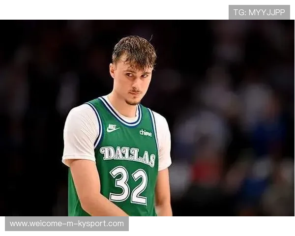 弗拉格两双稳定输出，独行侠篮板压制勇士，弗拉格拉尔