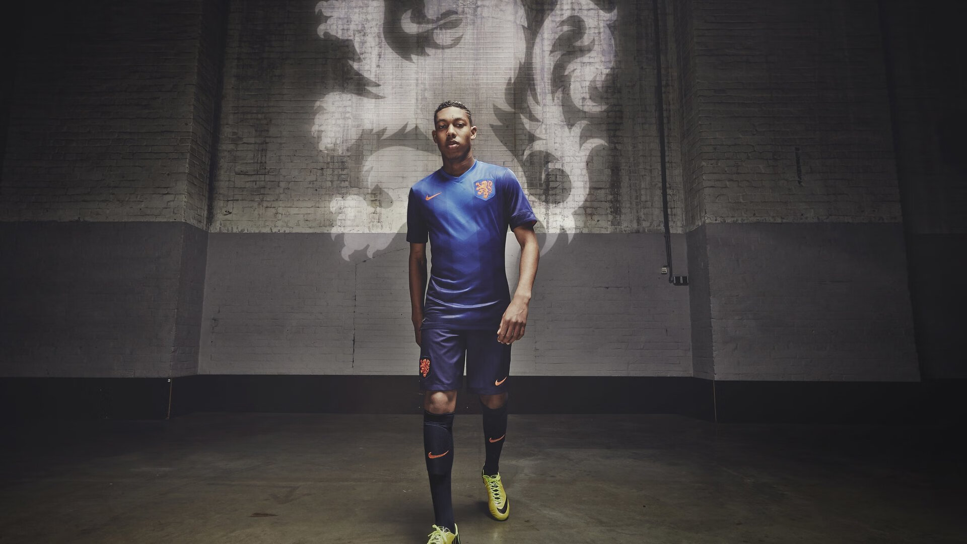 骑士替补席表现不稳定，教练重点讨论球队节奏，骑士对队员